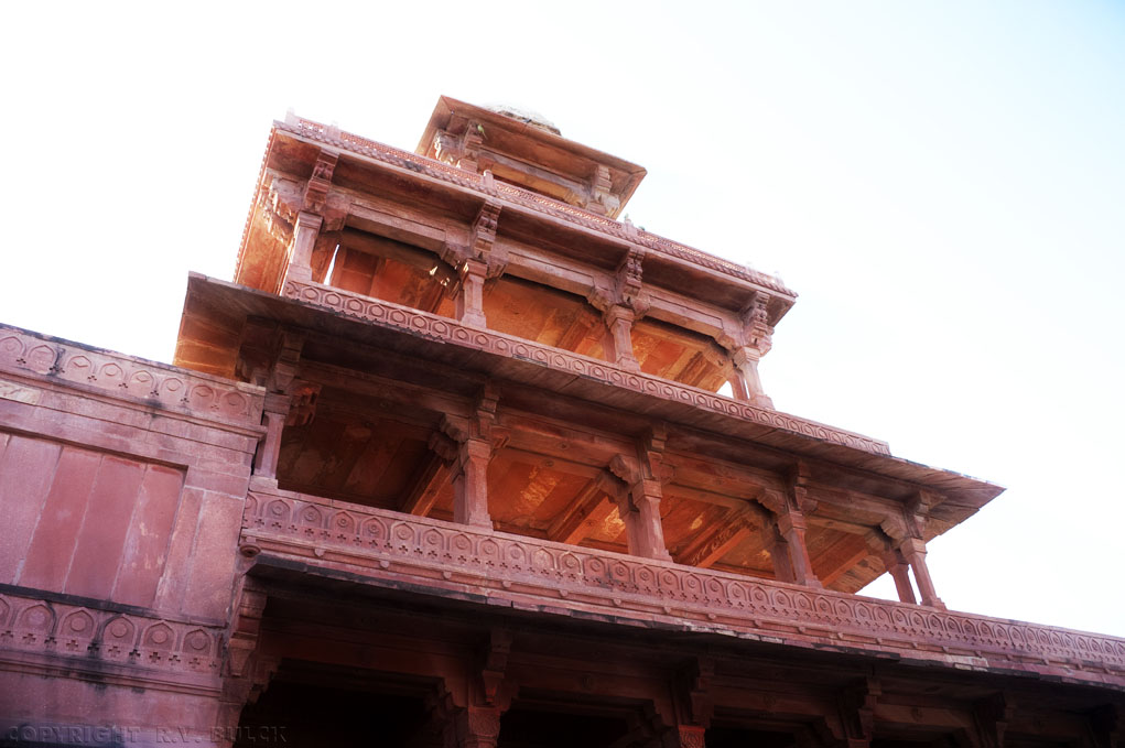 On the premises of Fatehpur Sikri. [ © R.V. Bulck]